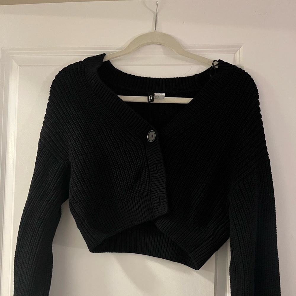 Black crop sweater